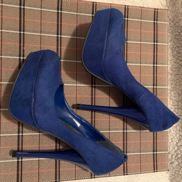 Blue suede high heels, size 5 1/2. - Picture 7 of 9